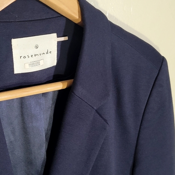 Rosemunde Navy Button-Down Blazer - Picture 6 of 6